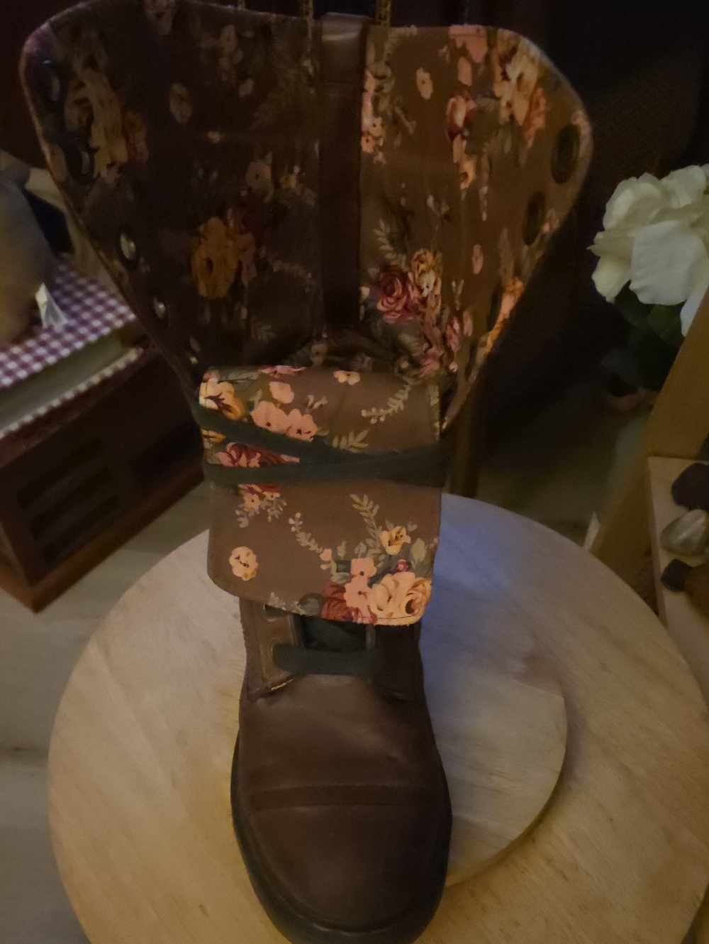 Dr. Martens RARE, Yuba Brown Lace-Up Boots with Floral Cuff - Picture 14 of 14